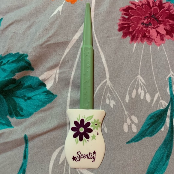 Scentsy Accents New Green Scentsy Mini Spatula Poshmark